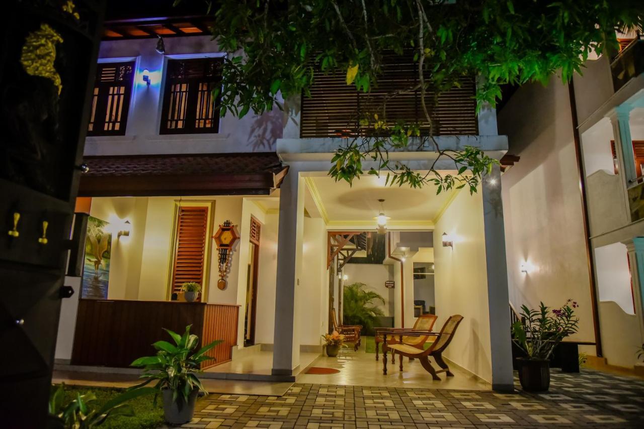 Villa De White Sambur Hikkaduwa Bagian luar foto