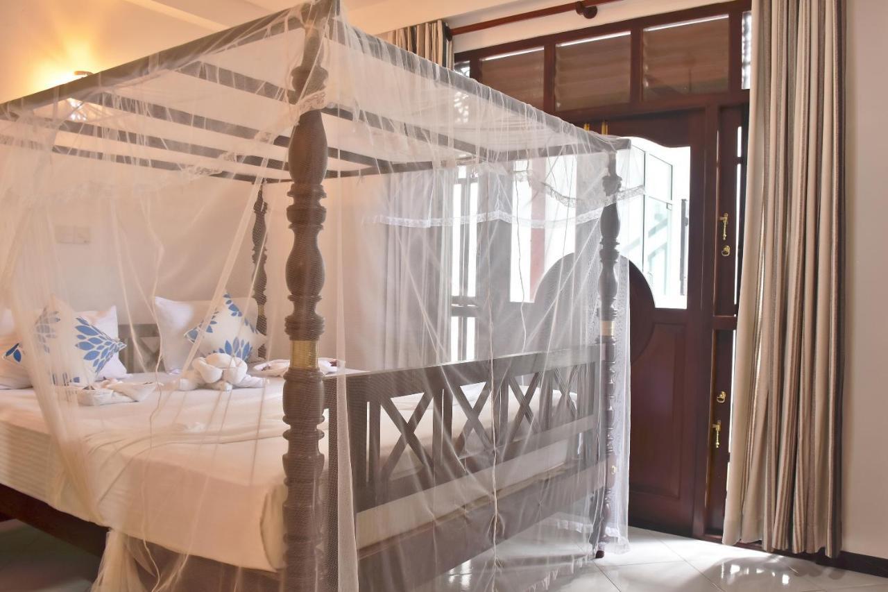 Villa De White Sambur Hikkaduwa Bagian luar foto