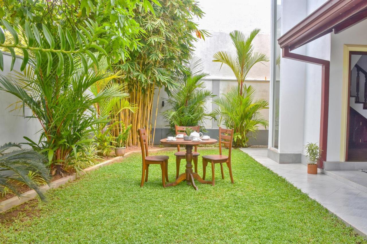 Villa De White Sambur Hikkaduwa Bagian luar foto
